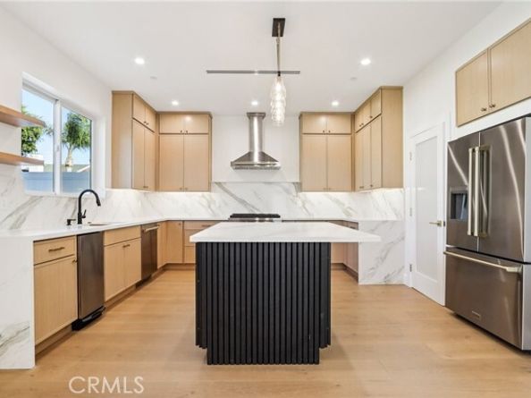 14931 Vose Street, Van Nuys (los Angeles) CA 91405