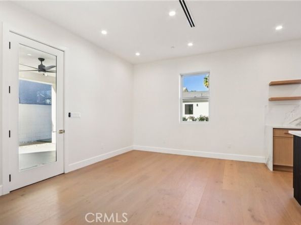 14931 Vose Street, Van Nuys (los Angeles) CA 91405