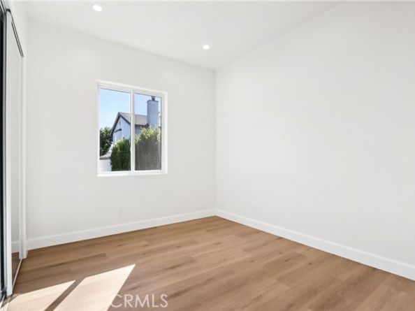 14931 Vose Street, Van Nuys (los Angeles) CA 91405