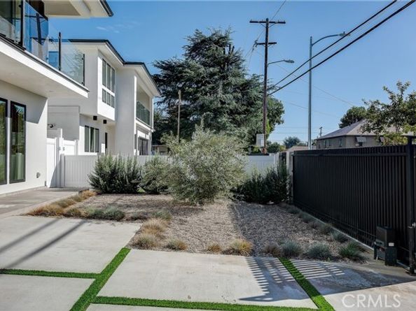 14931 Vose Street, Van Nuys (los Angeles) CA 91405