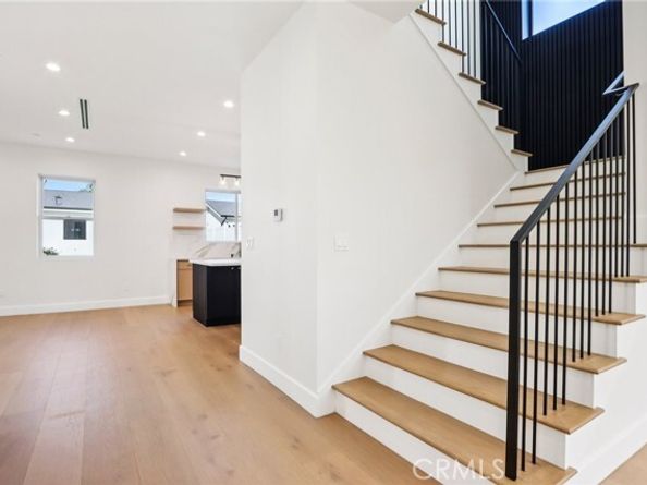 14931 Vose Street, Van Nuys (los Angeles) CA 91405