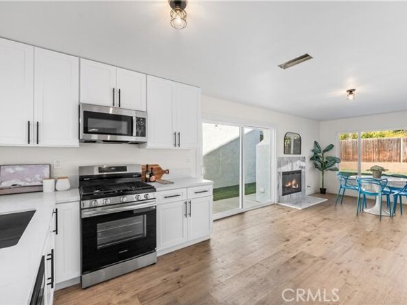 22015 Romar Street, Chatsworth (los Angeles) CA 91311