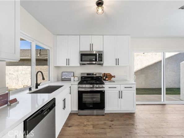 22015 Romar Street, Chatsworth (los Angeles) CA 91311