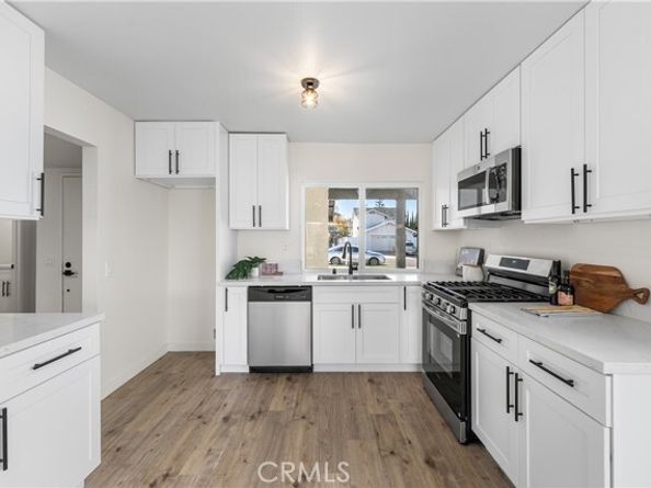 22015 Romar Street, Chatsworth (los Angeles) CA 91311