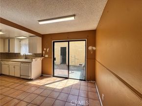 14924 Nordhoff 3, North Hills (los Angeles) CA 91343