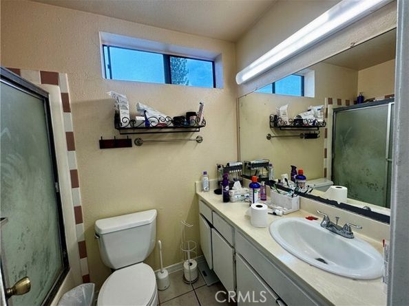 14924 Nordhoff 3, North Hills (los Angeles) CA 91343