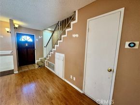 14924 Nordhoff 3, North Hills (los Angeles) CA 91343