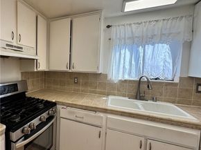 14924 Nordhoff 3, North Hills (los Angeles) CA 91343