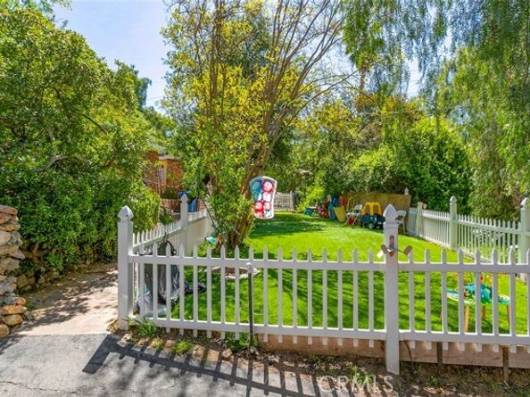 10058 Sunland Boulevard, Sunland (los Angeles) CA 91040