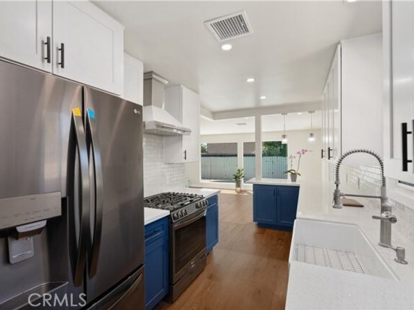 7947 Amestoy Avenue, Los Angeles CA 91406