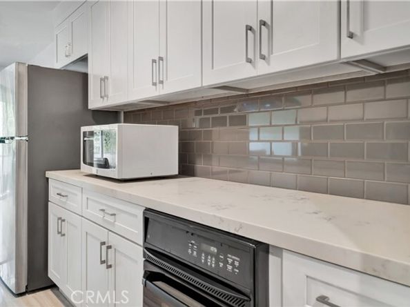 8710 Delgany Avenue 17, Playa Del Rey (los Angeles) CA 90293