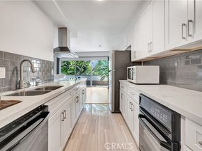 8710 Delgany Avenue 17, Playa Del Rey (los Angeles) CA 90293