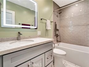8710 Delgany Avenue 17, Playa Del Rey (los Angeles) CA 90293