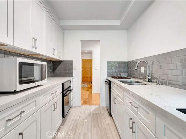 8710 Delgany Avenue 17, Playa Del Rey (los Angeles) CA 90293