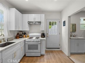 8054 Cedros, Panorama City (los Angeles) CA 91402