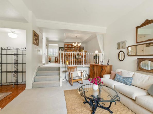 18751 Hatteras Street 13, Tarzana (los Angeles) CA 91356