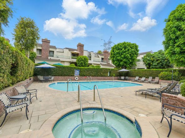 18751 Hatteras Street 13, Tarzana (los Angeles) CA 91356