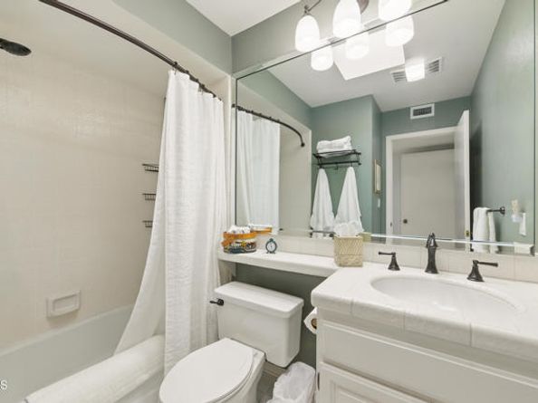 18751 Hatteras Street 13, Tarzana (los Angeles) CA 91356