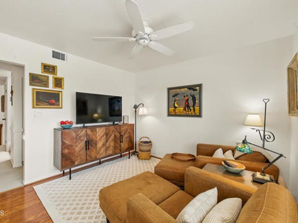 18751 Hatteras Street 13, Tarzana (los Angeles) CA 91356