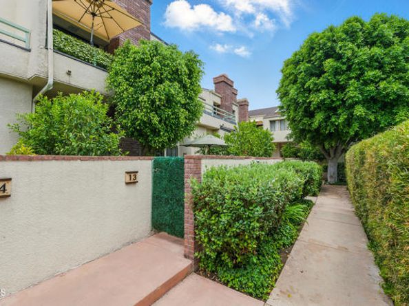 18751 Hatteras Street 13, Tarzana (los Angeles) CA 91356