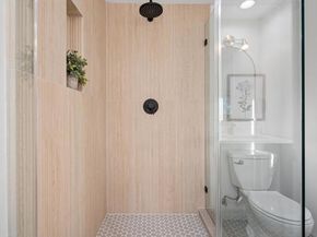 6043 Mary Ellen Avenue, Los Angeles CA 91401