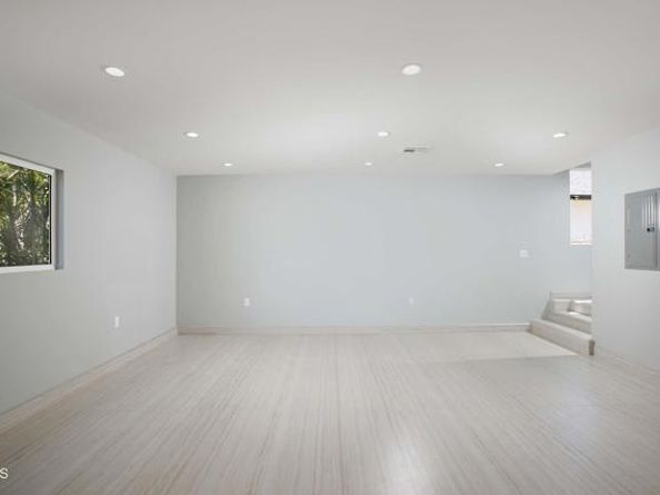 8939 Rhea Avenue, Northridge (los Angeles) CA 91324