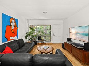 10316 Newhome Avenue, Sunland (los Angeles) CA 91040