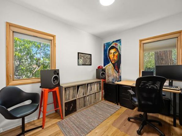 10316 Newhome Avenue, Sunland (los Angeles) CA 91040
