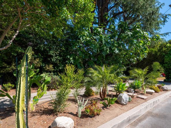 10316 Newhome Avenue, Sunland (los Angeles) CA 91040