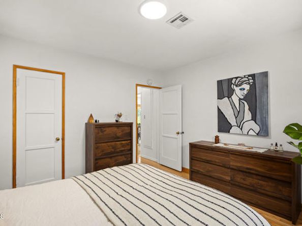 10316 Newhome Avenue, Sunland (los Angeles) CA 91040