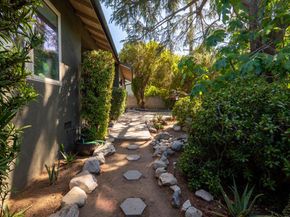 10316 Newhome Avenue, Sunland (los Angeles) CA 91040