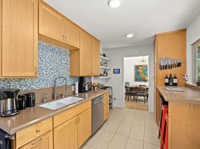 10316 Newhome Avenue, Sunland (los Angeles) CA 91040