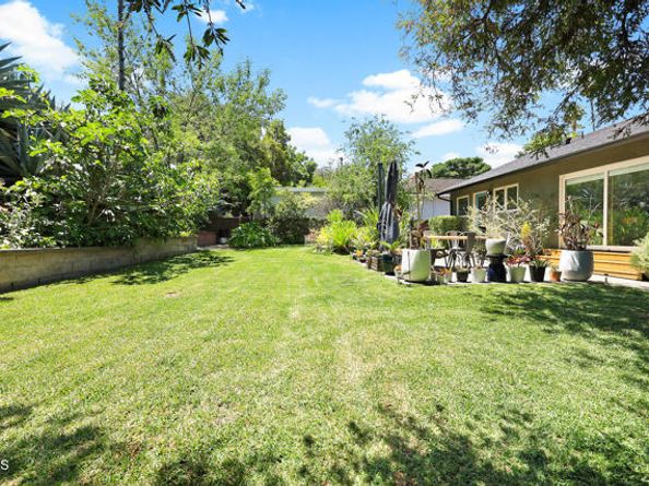 10316 Newhome Avenue, Sunland (los Angeles) CA 91040