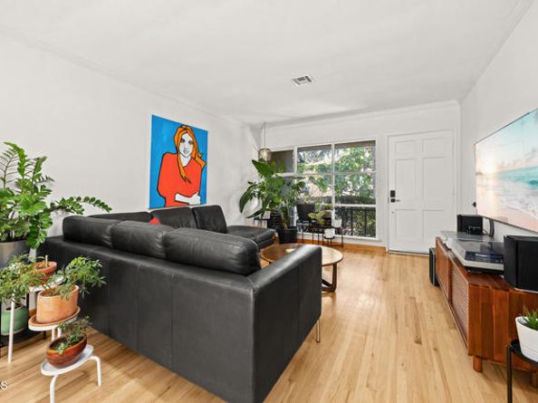 10316 Newhome Avenue, Sunland (los Angeles) CA 91040