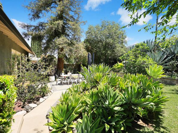 10316 Newhome Avenue, Sunland (los Angeles) CA 91040