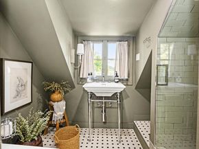 2120 Navarro Avenue, Altadena CA 91001