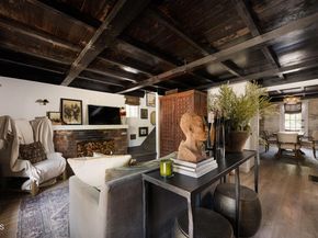 2120 Navarro Avenue, Altadena CA 91001