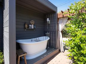 2120 Navarro Avenue, Altadena CA 91001