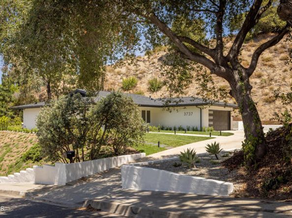 3737 San Augustine Drive, Glendale CA 91206