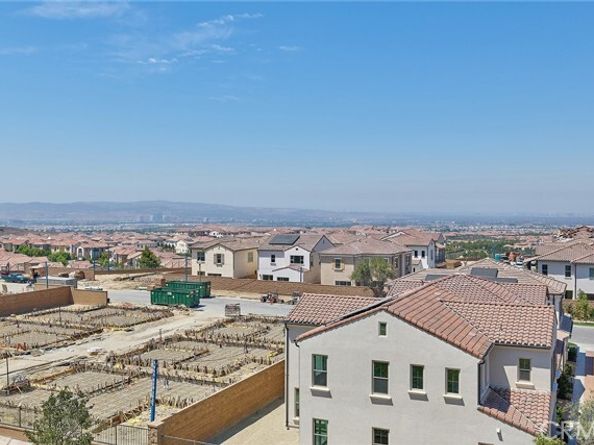 117 Oakstone, Irvine CA 92618