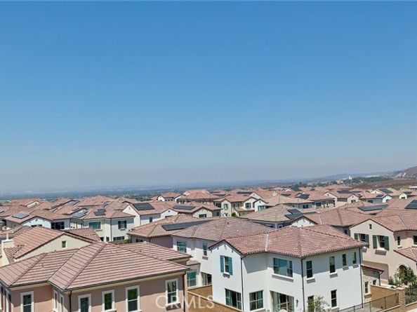 117 Oakstone, Irvine CA 92618