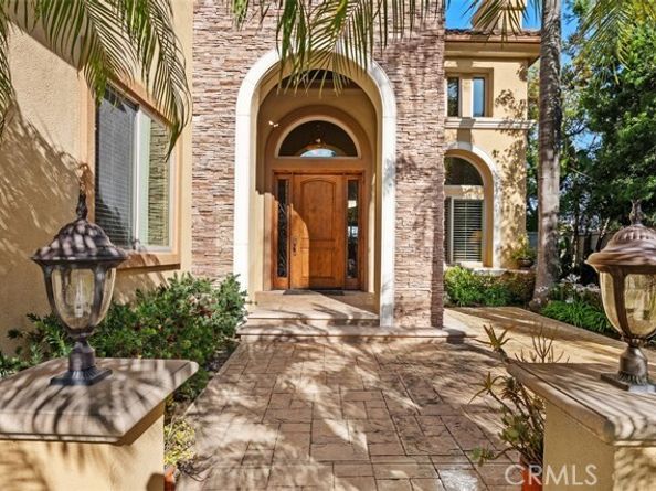 18 Claremont, Laguna Hills CA 92679