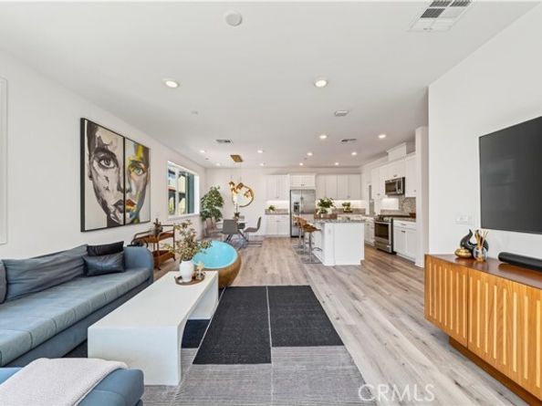 233 Carmona, Lake Forest (el Toro) CA 92630