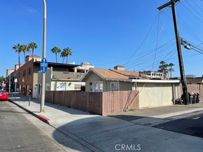 214 Walnut Avenue, Huntington Beach CA 92648