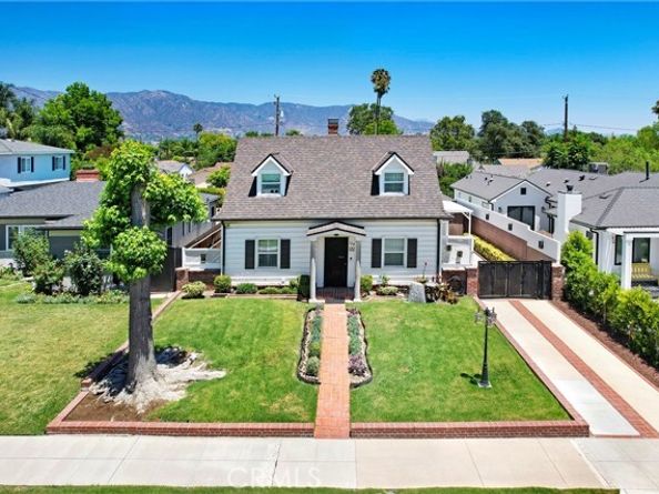 124 S Beachwood, Burbank CA 91506