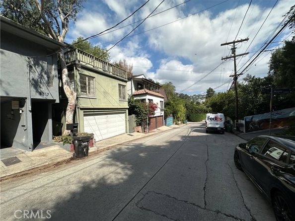8317 Kirkwood, Hollywood (los Angeles) CA 90046