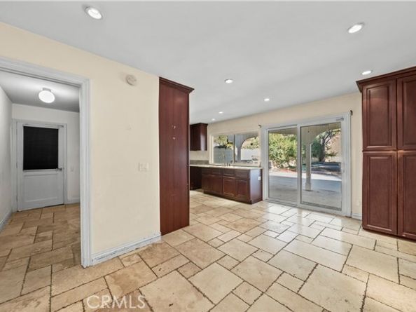4348 Topanga Canyon, Woodland Hills (los Angeles) CA 91364