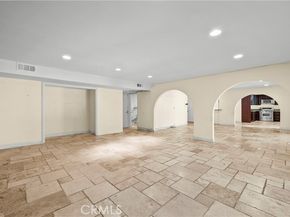 4348 Topanga Canyon, Woodland Hills (los Angeles) CA 91364