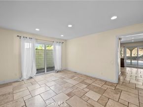 4348 Topanga Canyon, Woodland Hills (los Angeles) CA 91364