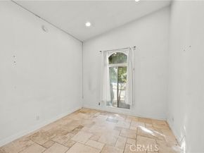 4348 Topanga Canyon, Woodland Hills (los Angeles) CA 91364